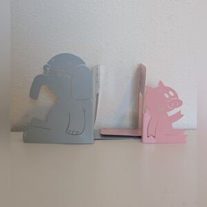 Mo Willems Elephant and Piggie Bookends - Gray and Pink